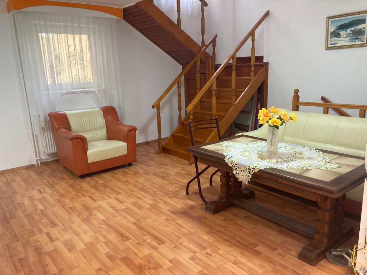 Ultracentral Apartment Near Moscovitz Palace Oradea Ngoại thất bức ảnh