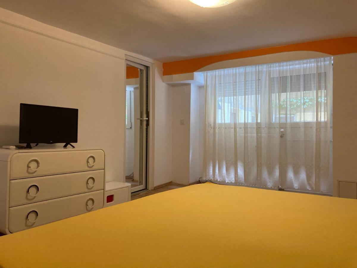 Ultracentral Apartment Near Moscovitz Palace Oradea Ngoại thất bức ảnh